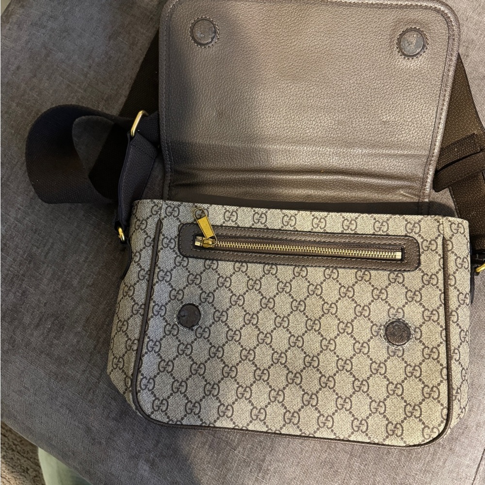 Gucci Beige and Brown GG Messenger Bag - Picture 2 of 4